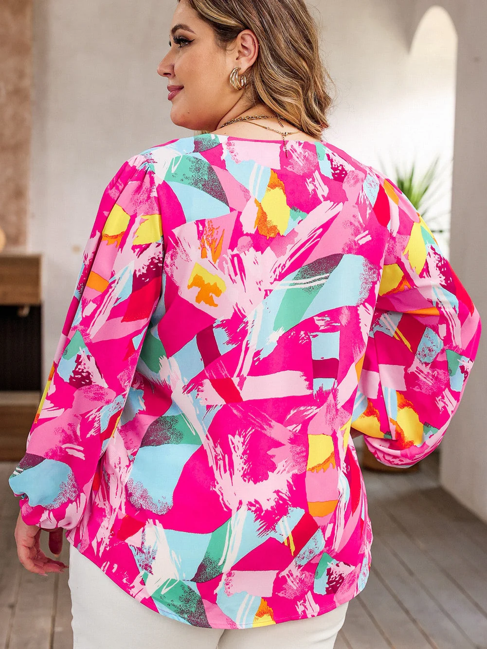 Vibrant Pink Graffiti Print Plus Size Blouse with Puff Sleeves