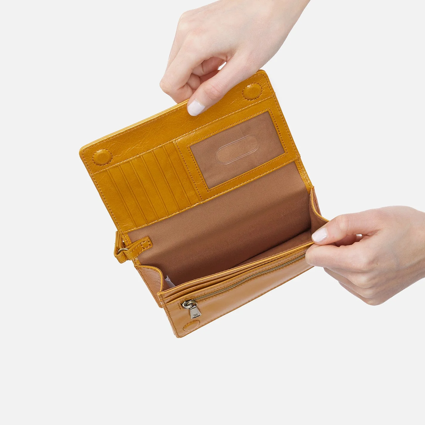 Jill Wristlet in Polished Leather - Warm Amber Black