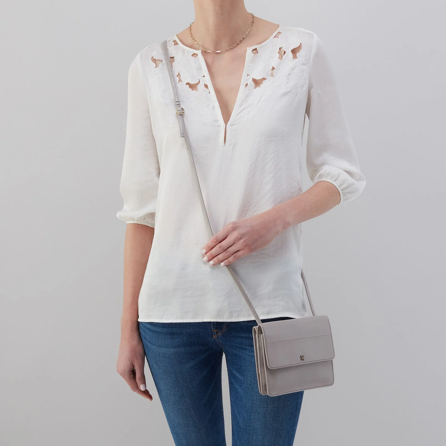 Jill Wallet Crossbody in Polished Leather - Light Grey Black