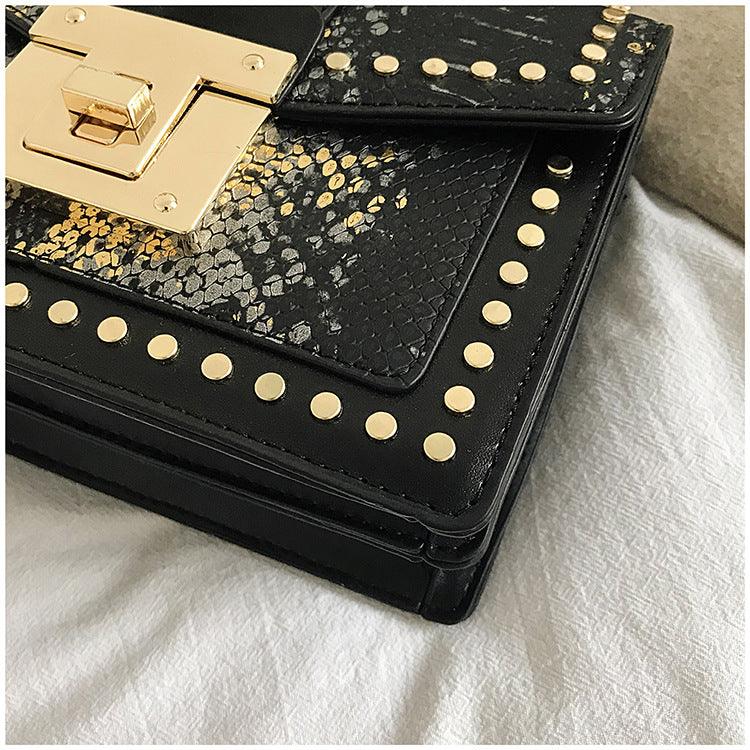 Ladies crossbody messenger bag with chunky chain detail