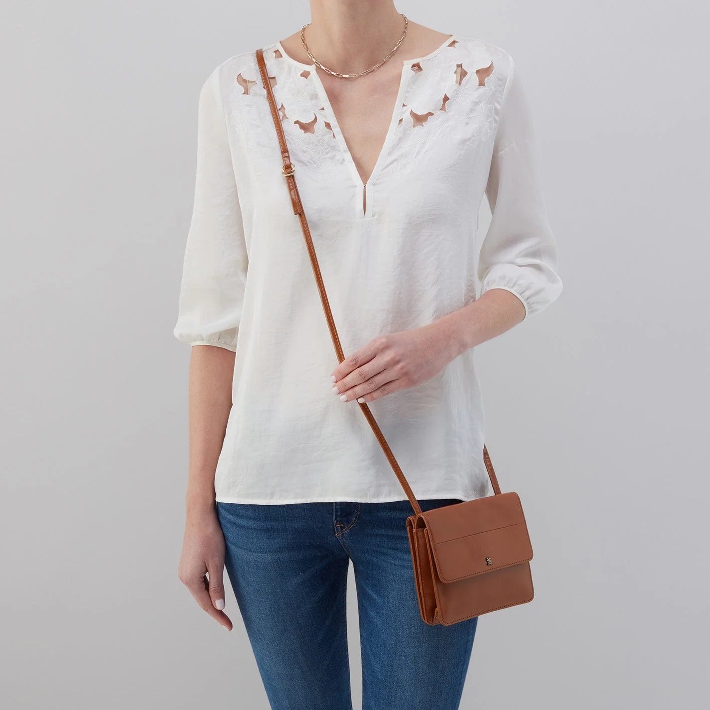 Jill Wallet Crossbody in Polished Leather - Warm Amber Black