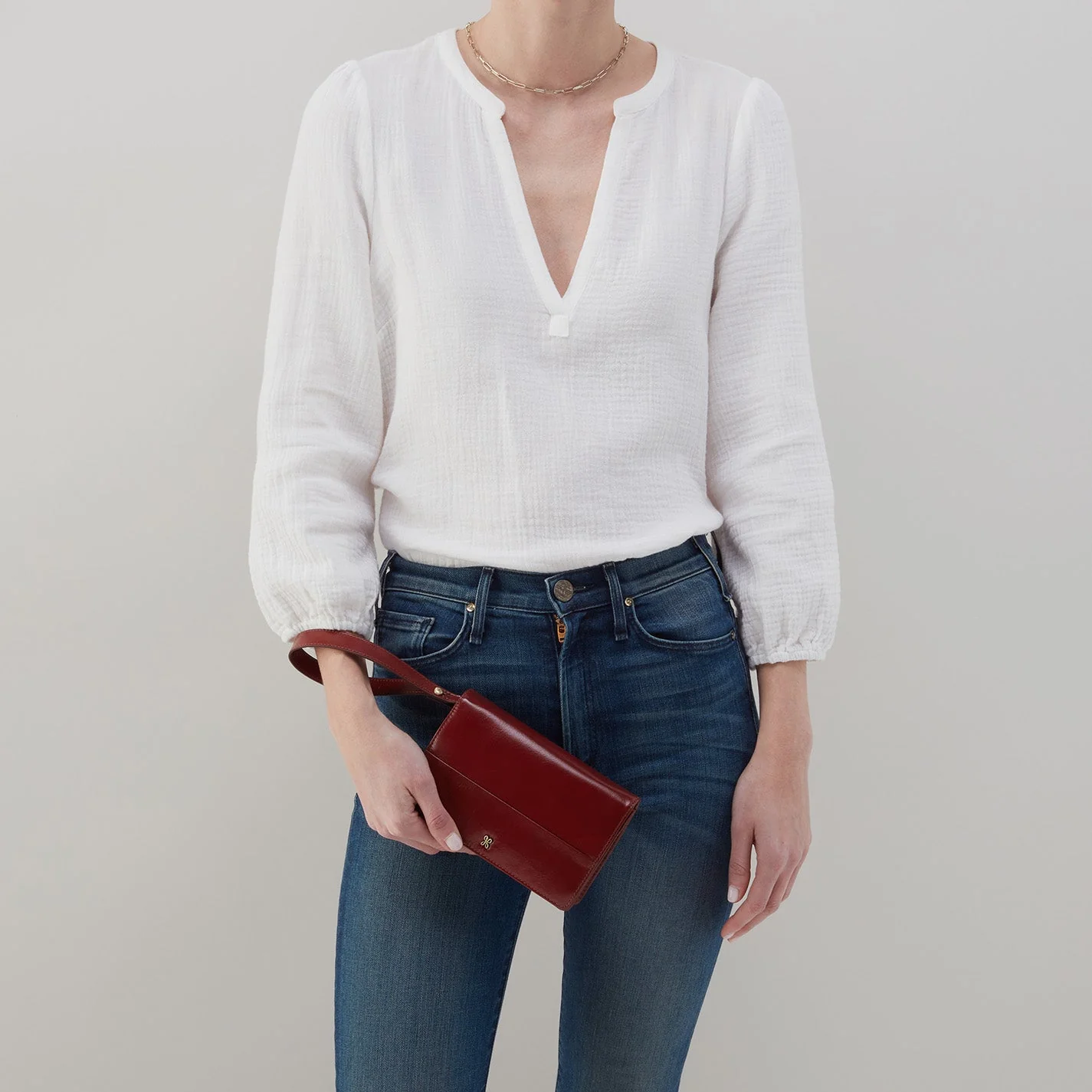 Jill Wristlet in Polished Leather - Henna Black