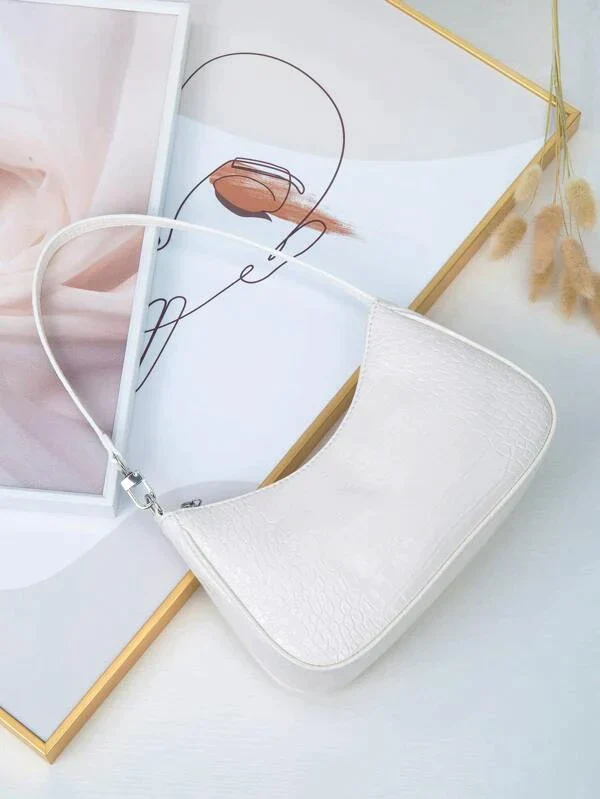 Ladies baguette handbag