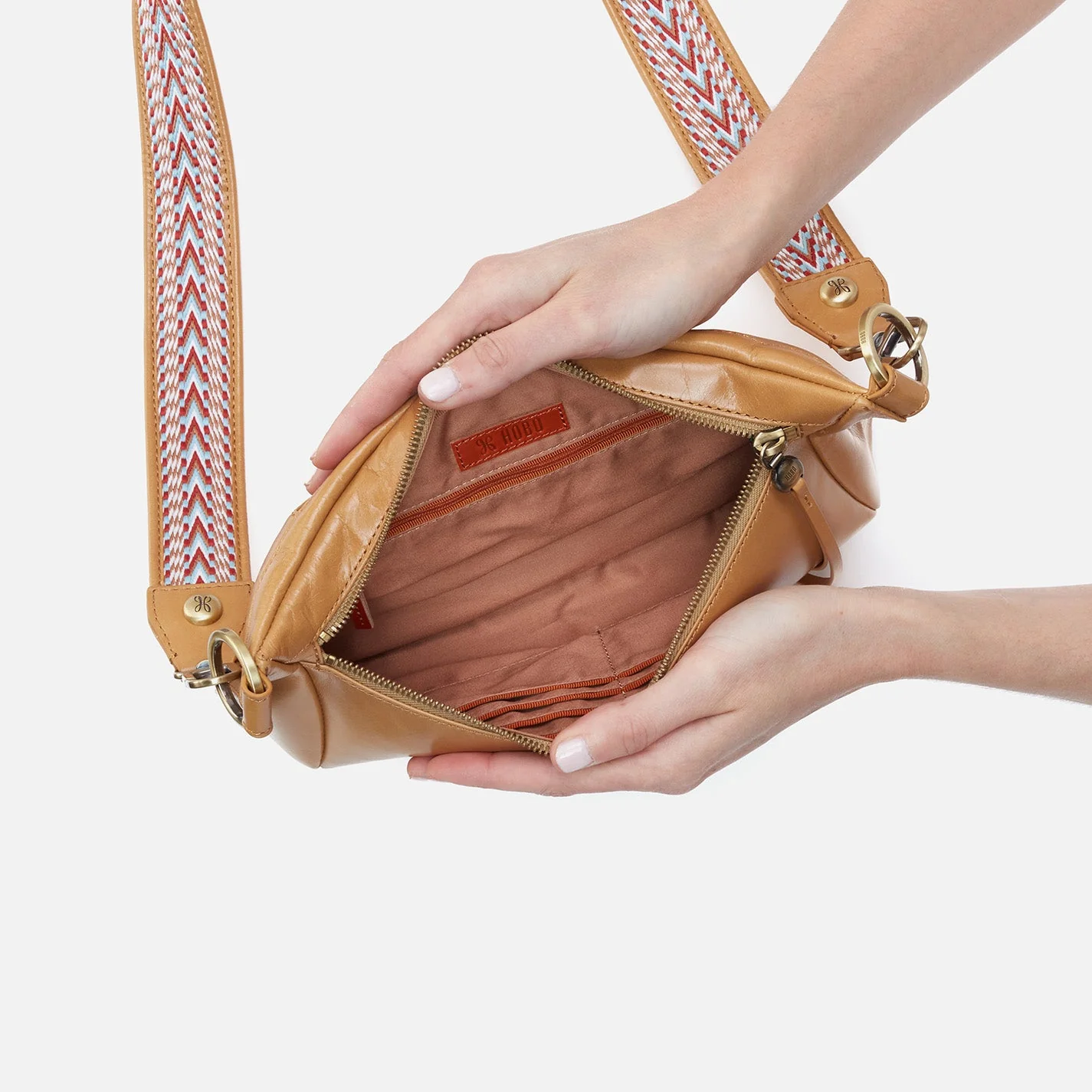 Flywheel Sling in Polished Leather - Desert  Black