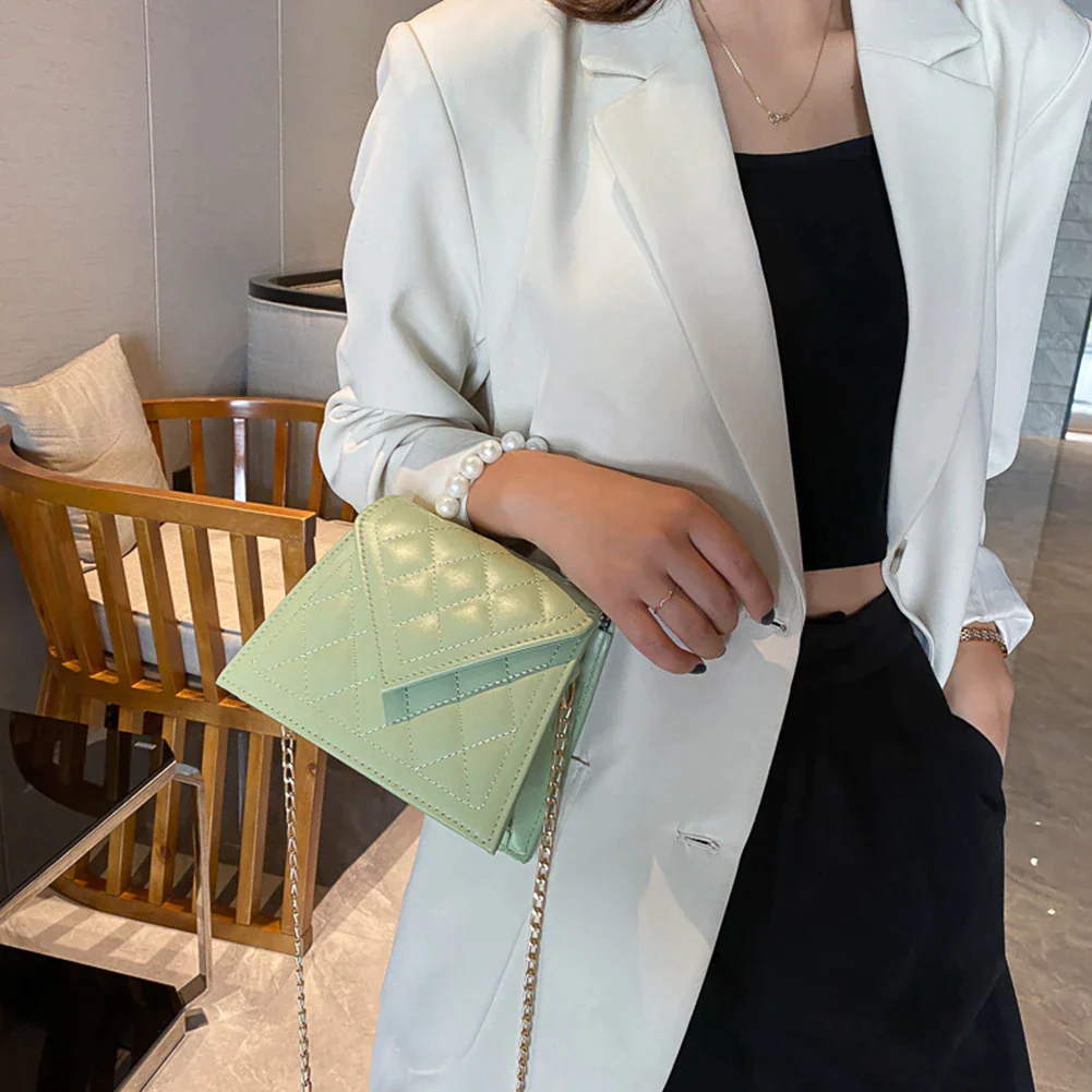 Ladies mini bag with pearl handle lattice pattern