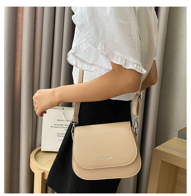 Ladies messenger flap bag