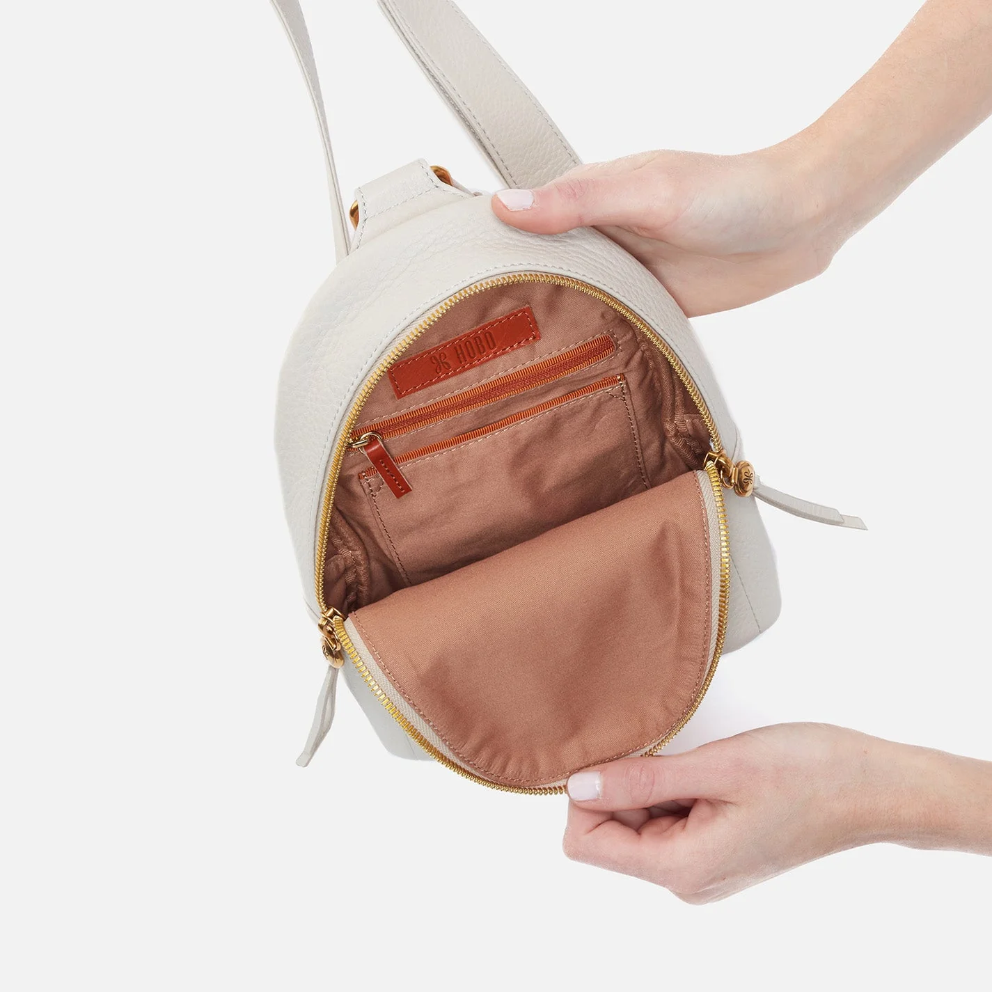 Fern Sling in Pebbled Leather - Chalk- Black