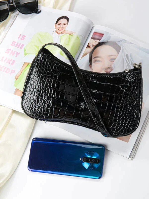 Ladies baguette handbag