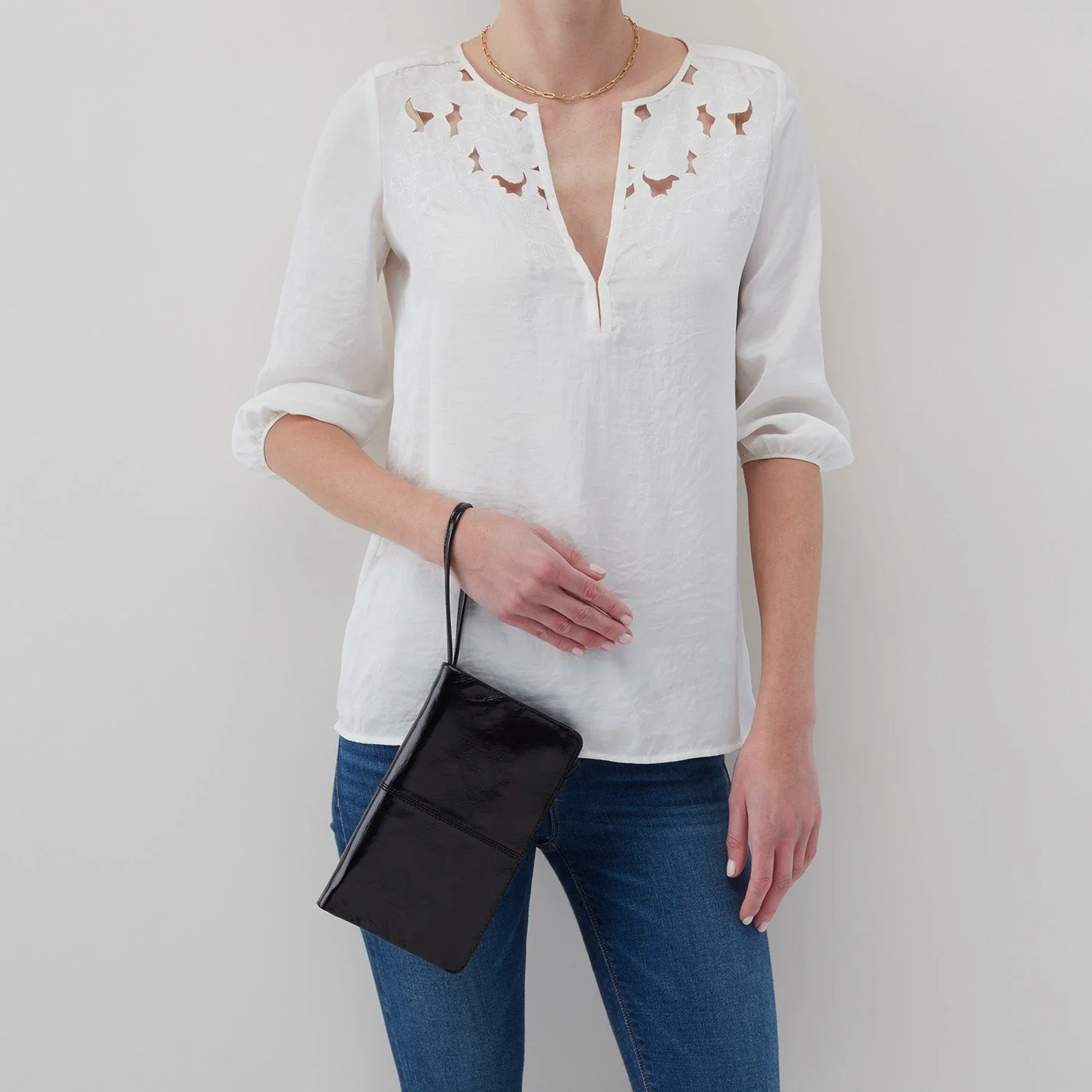 Evolve Wristlet in Polished Leather - Claret Henna