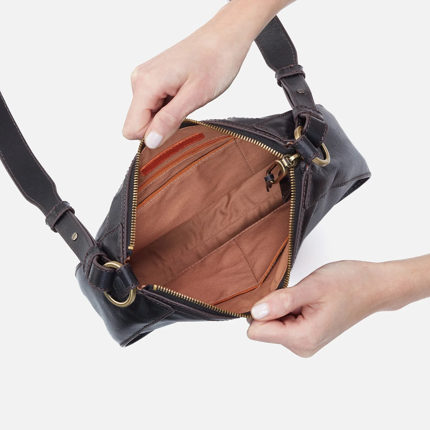 Bellamy Medium Crossbody in Artisan Leather