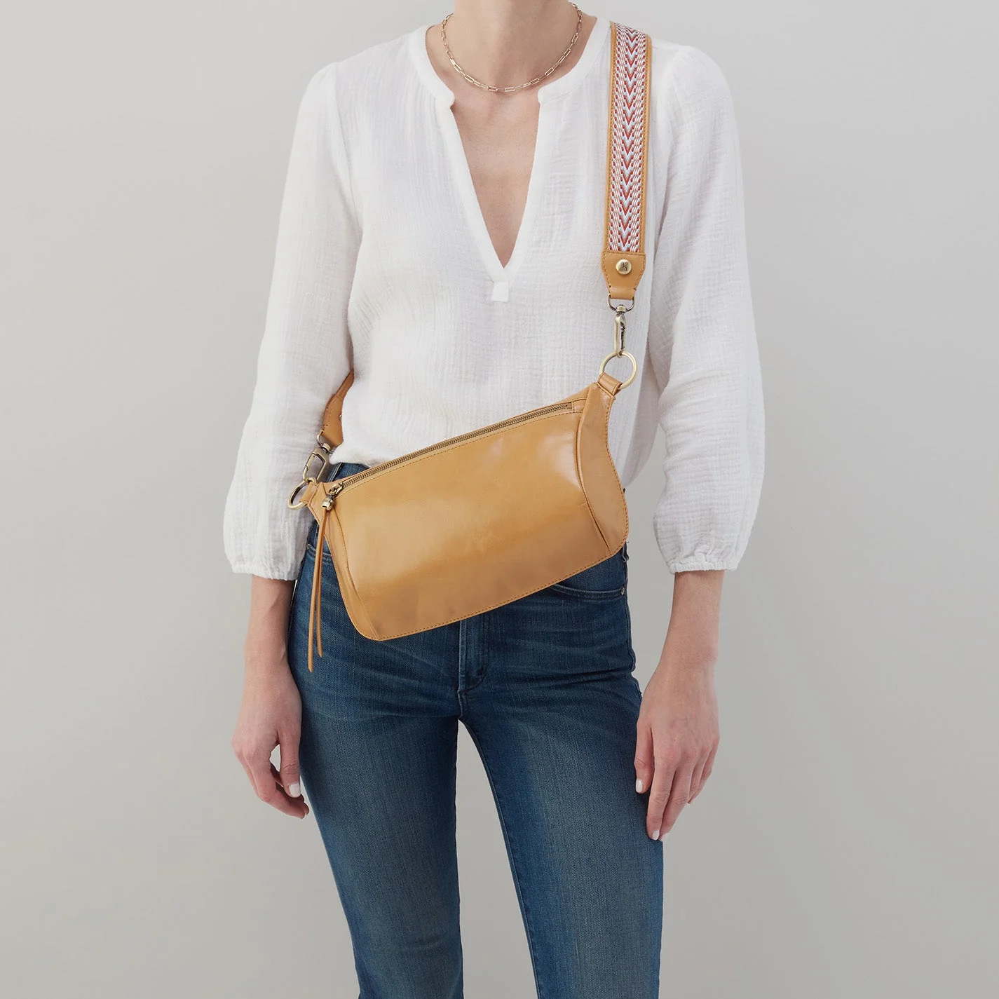 Flywheel Sling in Polished Leather - Desert  Black