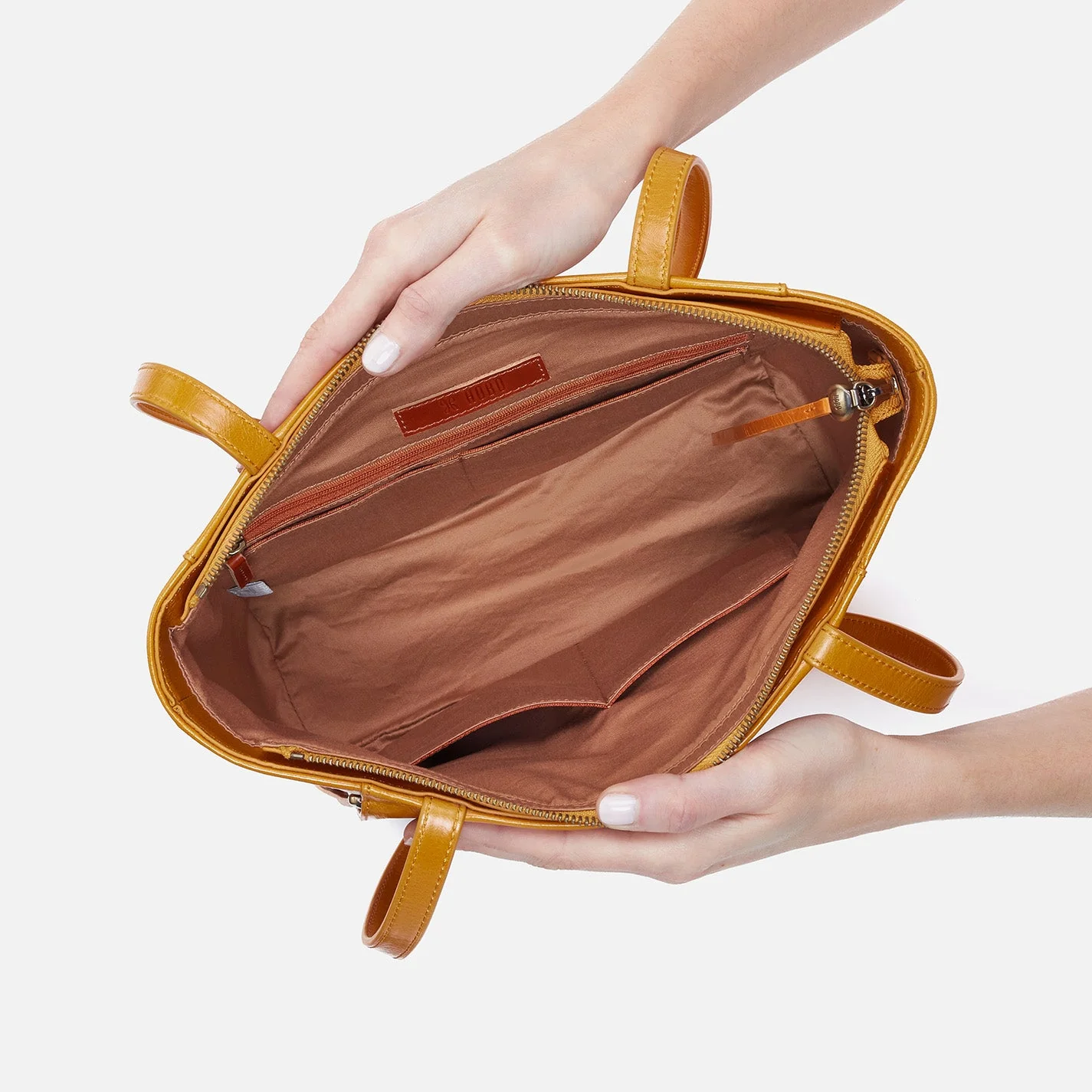 Haven Tote in Polished Leather - Warm Amber Black