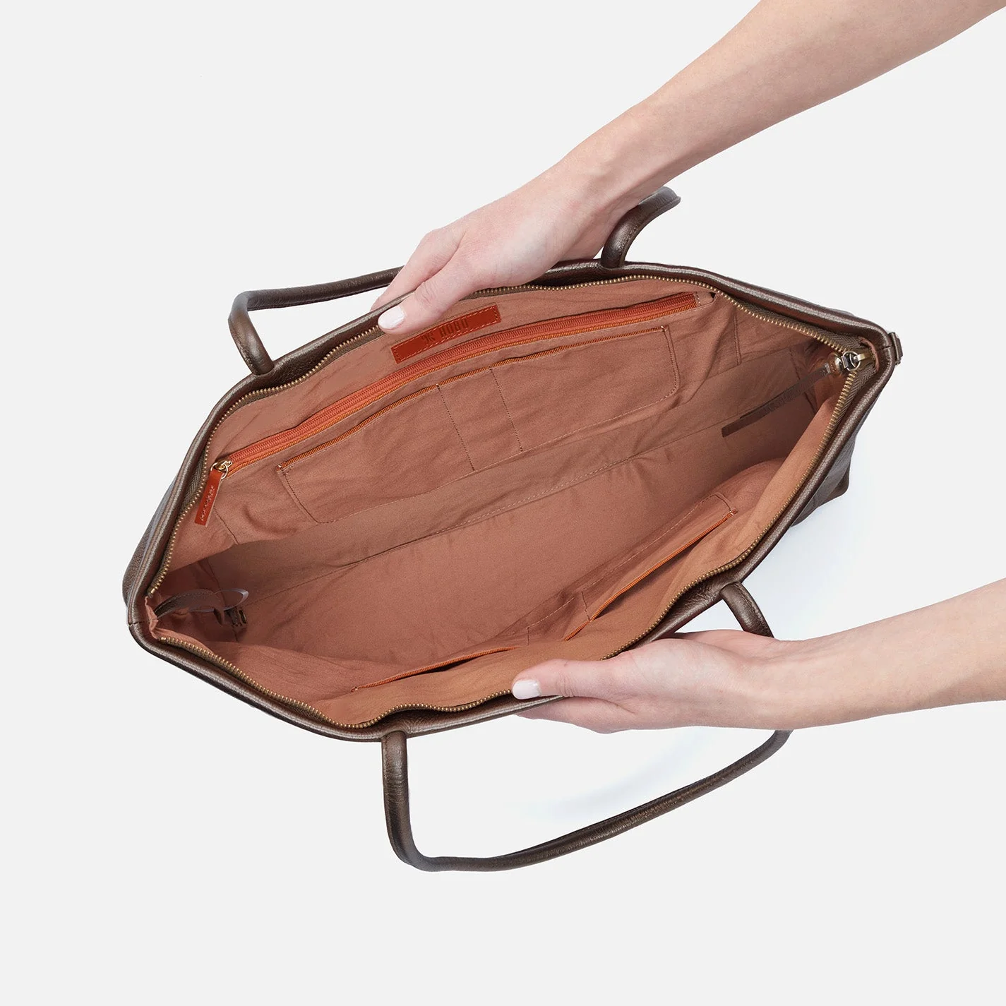 Tripp East-West Tote in Pebbled Metallic Leather - Pewter - Sandstorm