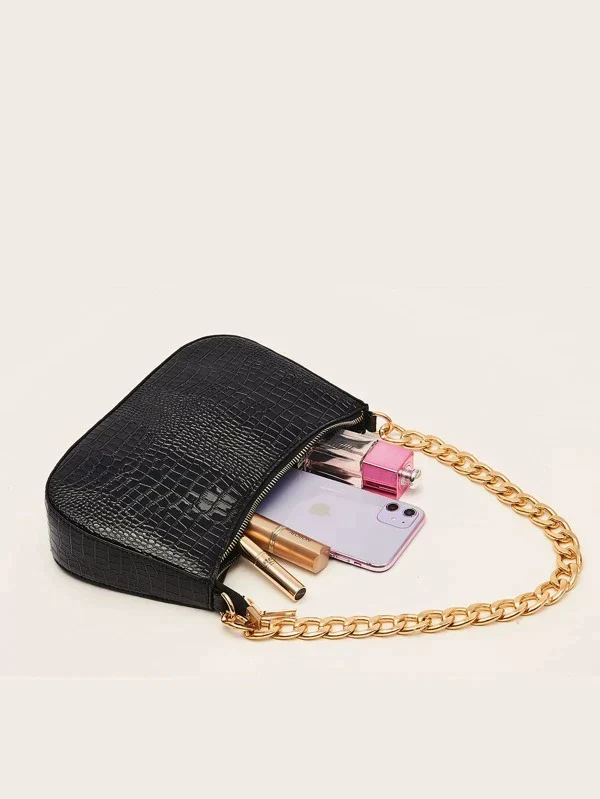 Ladies shoulder bag w-thick gold chain