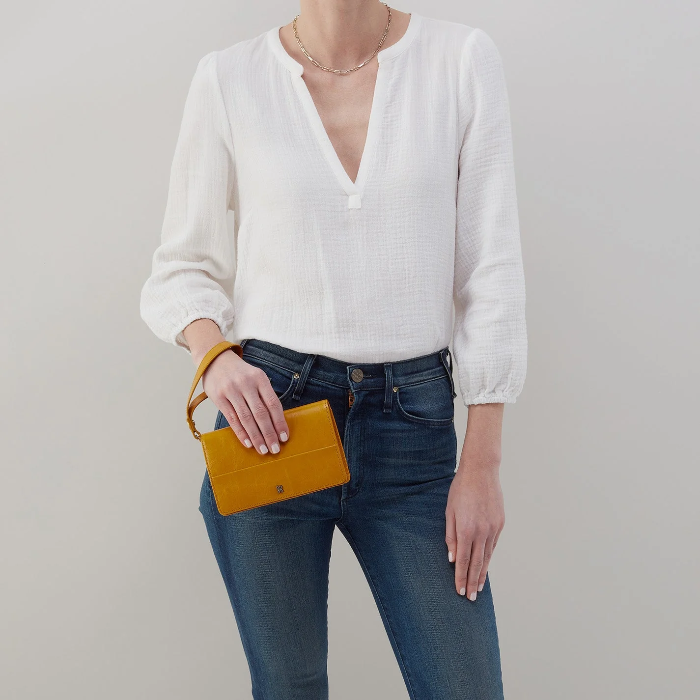 Jill Wristlet in Polished Leather - Warm Amber Black