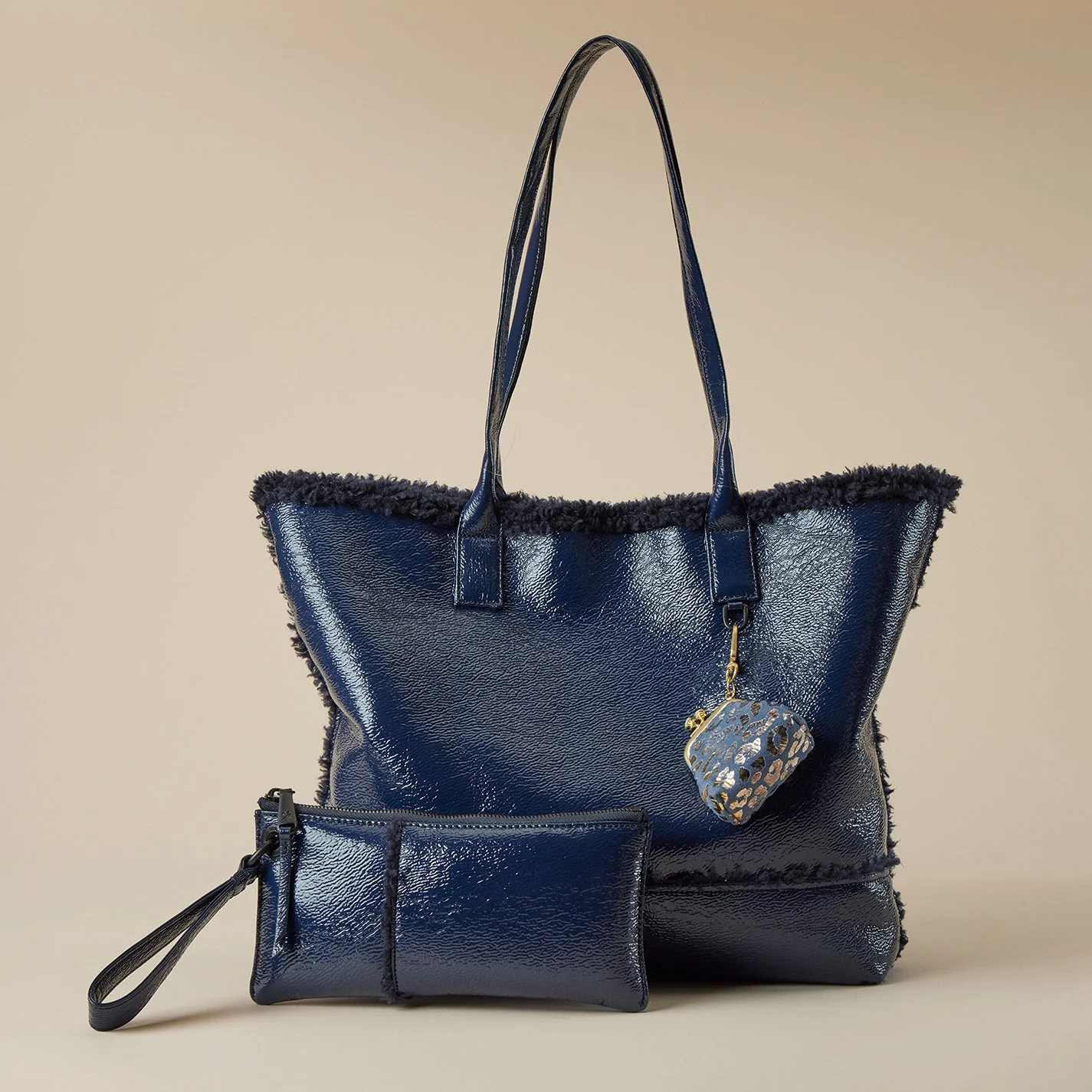 Hobo Shopper Tote in Pebbled Patent With Faux Shearling - Deep Indigo
