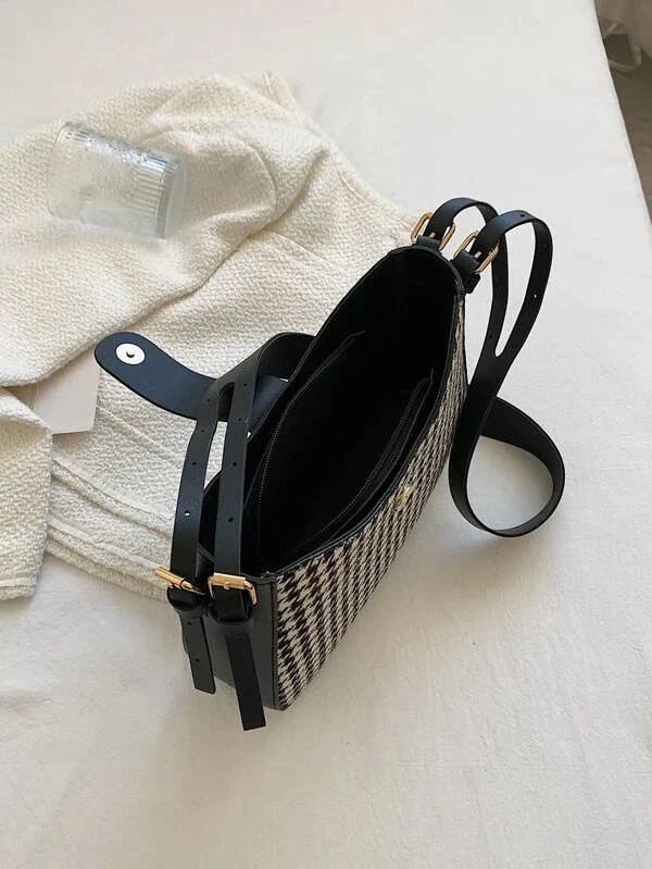 Ladies graphic shoulder bag