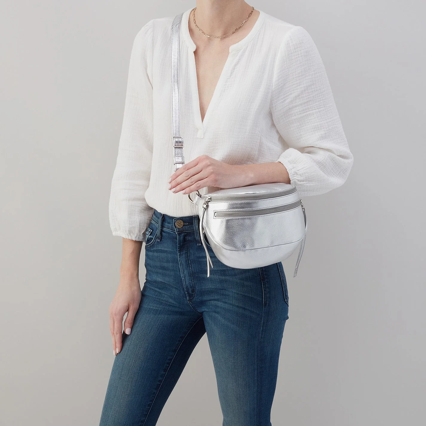 Fern Convertible Sling in Metallic Leather - Argento Black