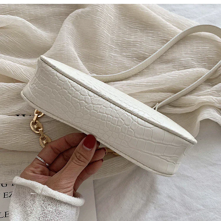 Ladies baguette shoulder bag