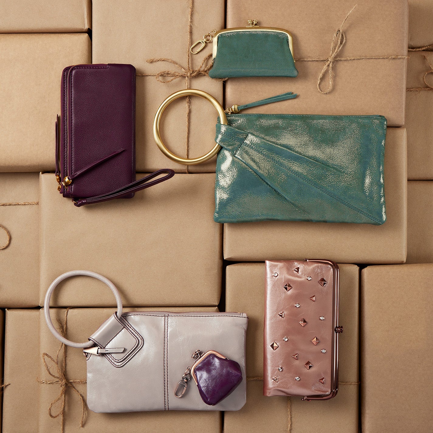 Dayton Wristlet in Pebbled Leather - Ruby Wine