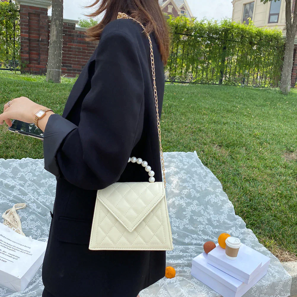 Ladies mini bag with pearl handle lattice pattern