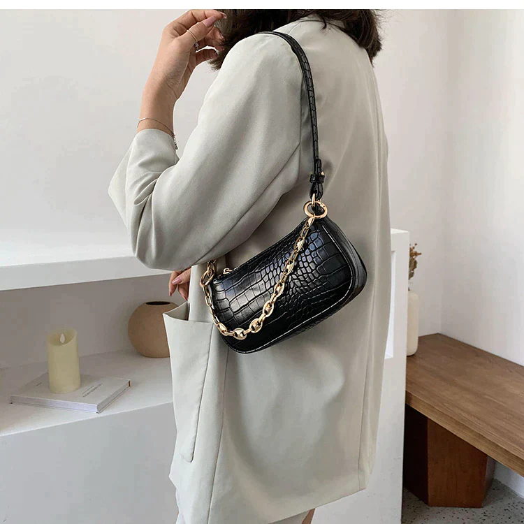 Ladies baguette shoulder bag