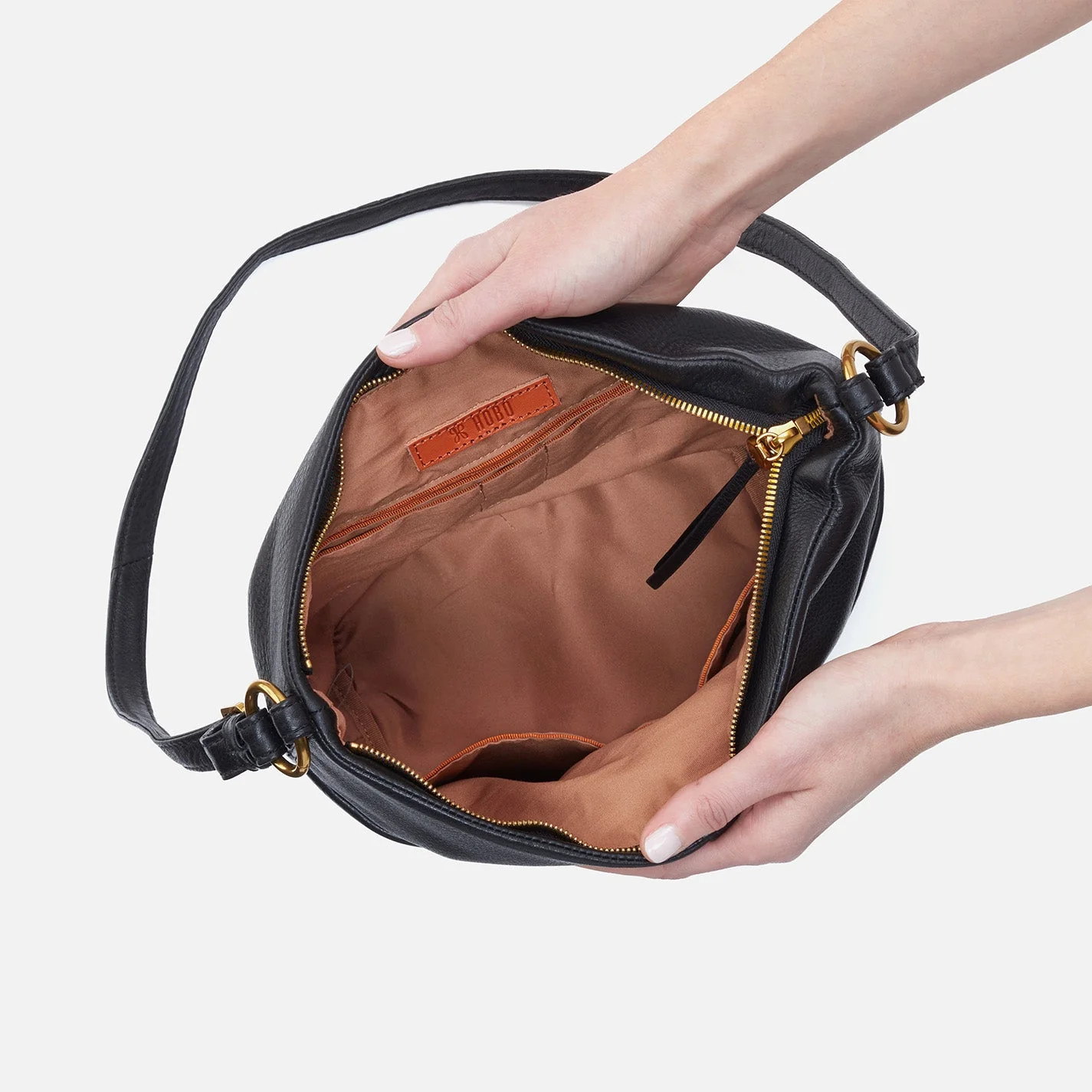 Fern Bucket Crossbody in Pebbled Leather - Black Chalk