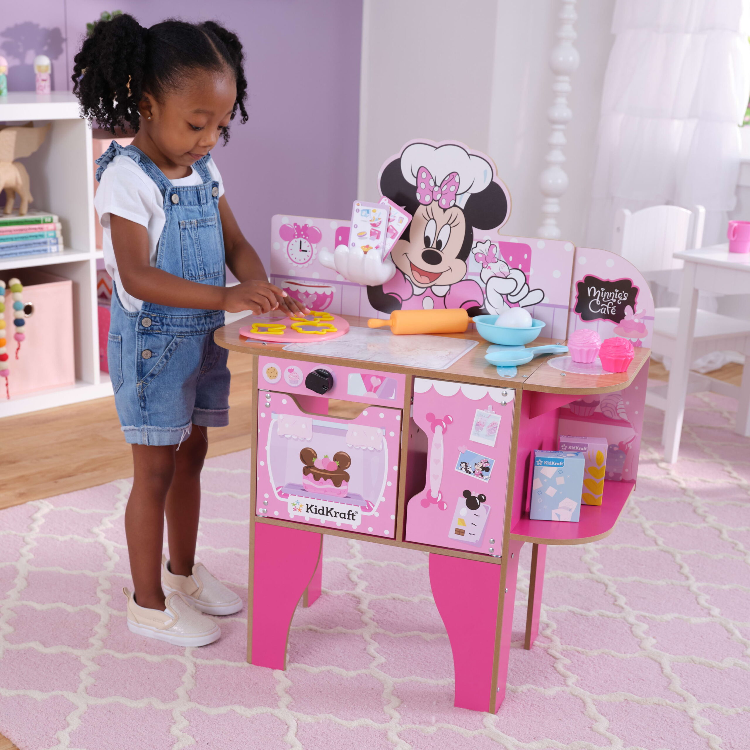 KidKraft Minnie Mouse Wooden Bakery & Café Toddler Play Kitchen with 18 Accessories