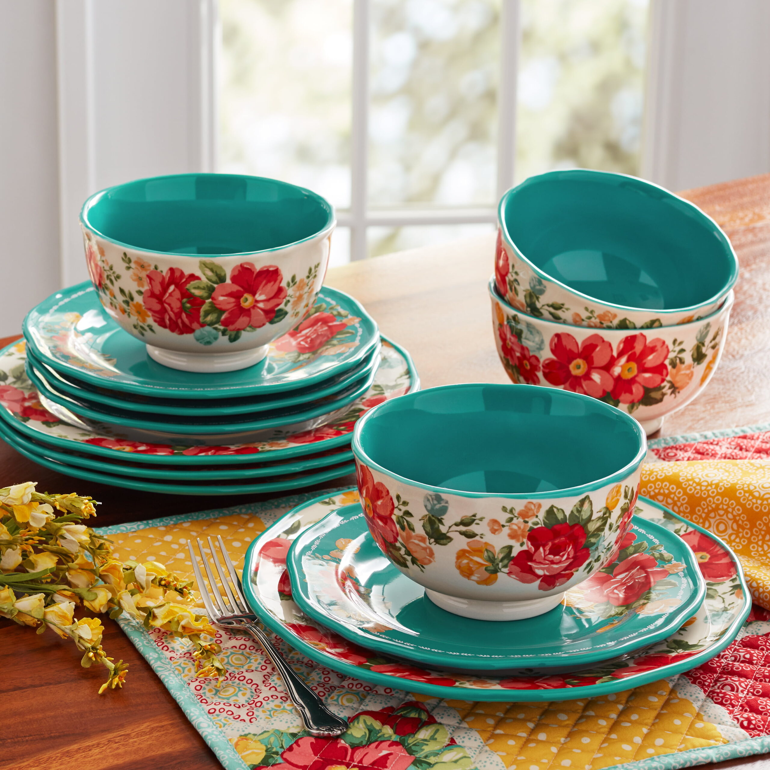 The Pioneer Woman Vintage Floral 12-Piece Dinnerware Set. Teal