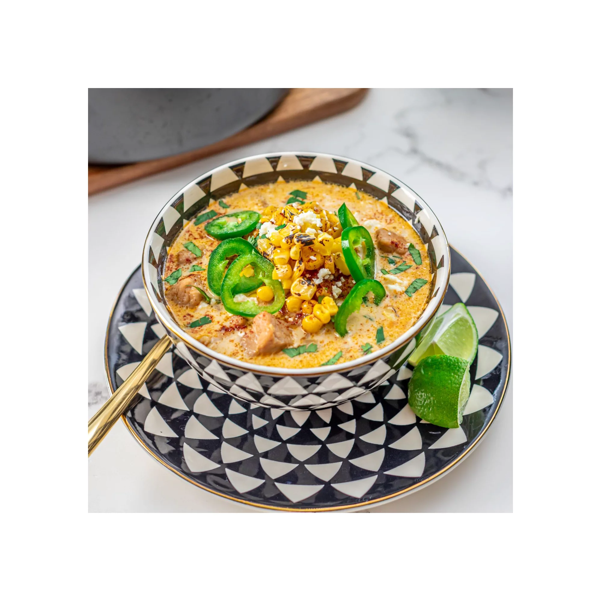 Thyme & Table Dinnerware Black & White Medallion Stoneware. 12 Piece Set