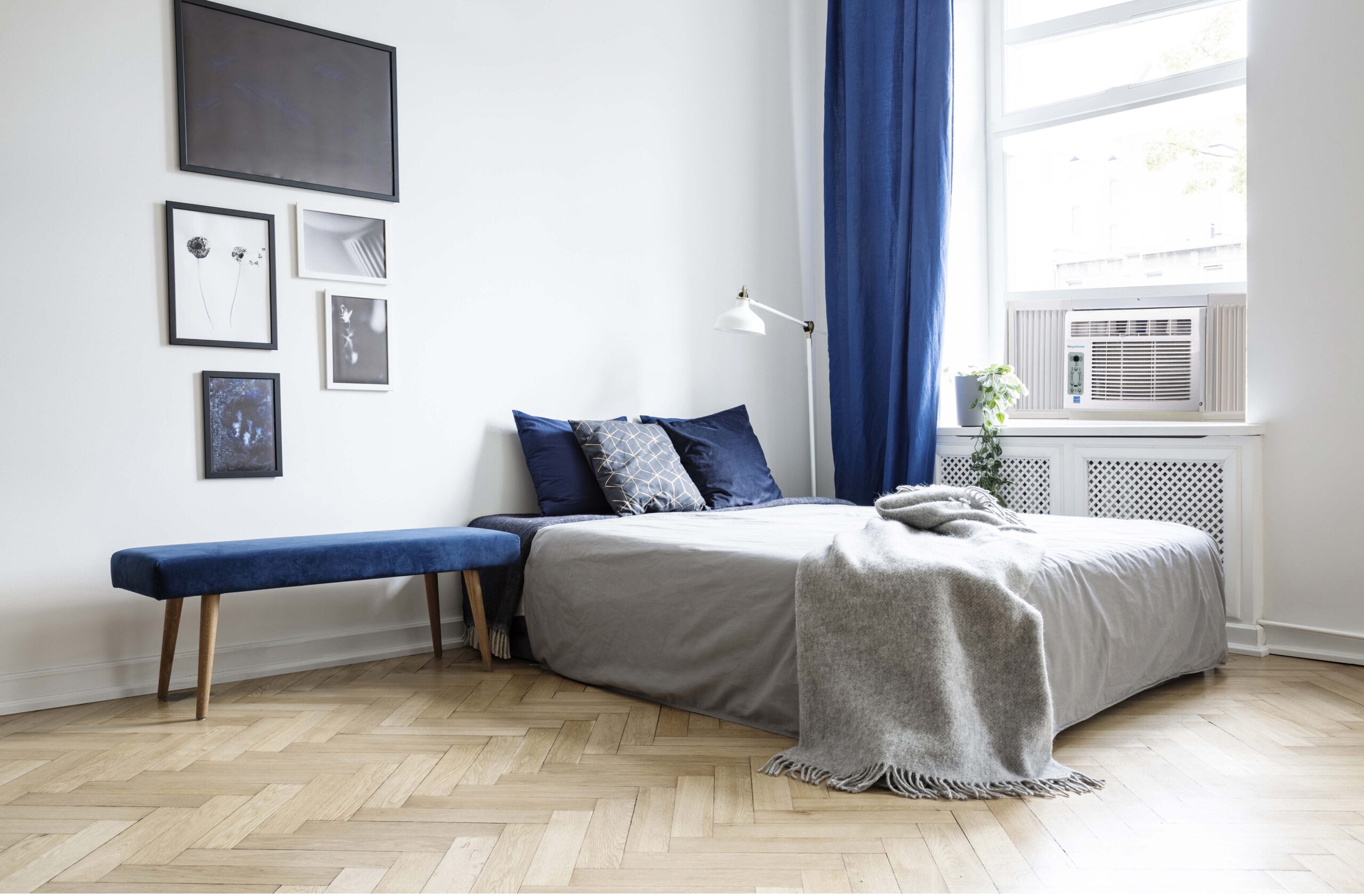 Keystone 12.000 BTU 115-Volt Window Air Conditioner with Remote. White. KSTAW12BE