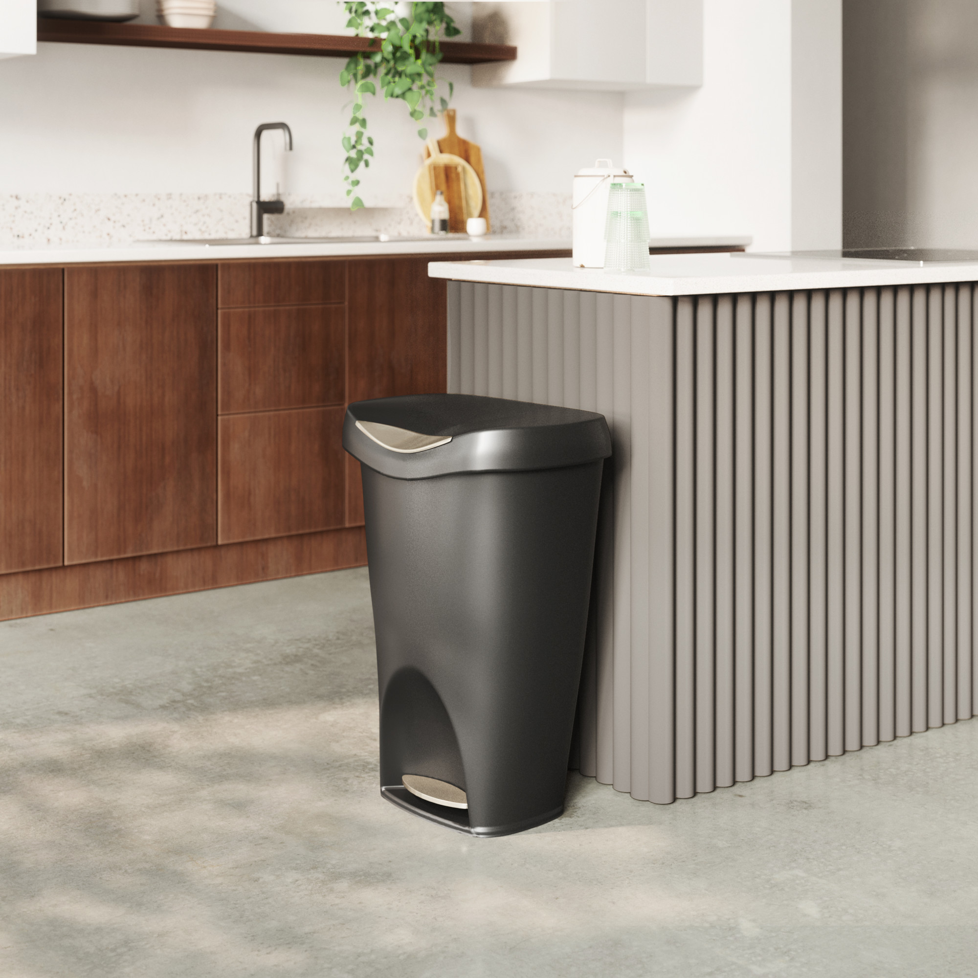Umbra 13 gal Brim Plastic Step Soft Close Lid Kitchen Trash Can. Black