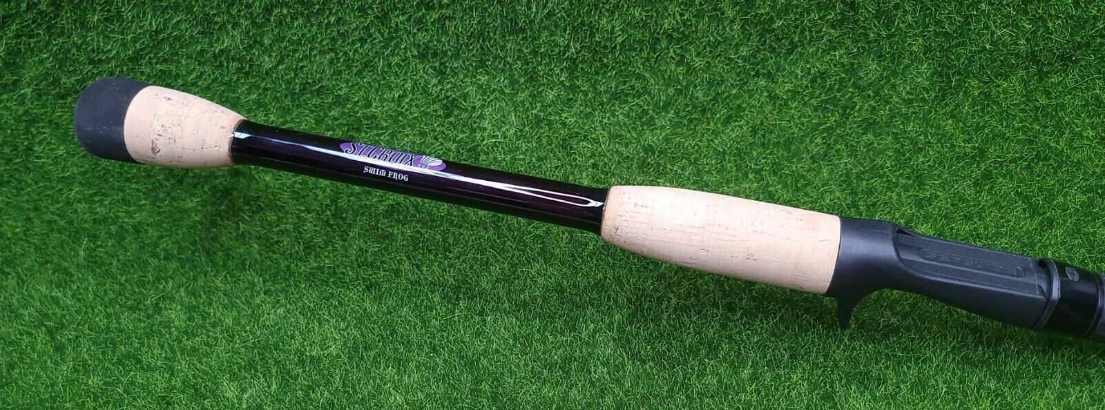 St. Croix Mojo Bass 7-5″ Casting Rod Medium Heavy Power. X-Fast Action (Swim Frog) - MJC75MHXF