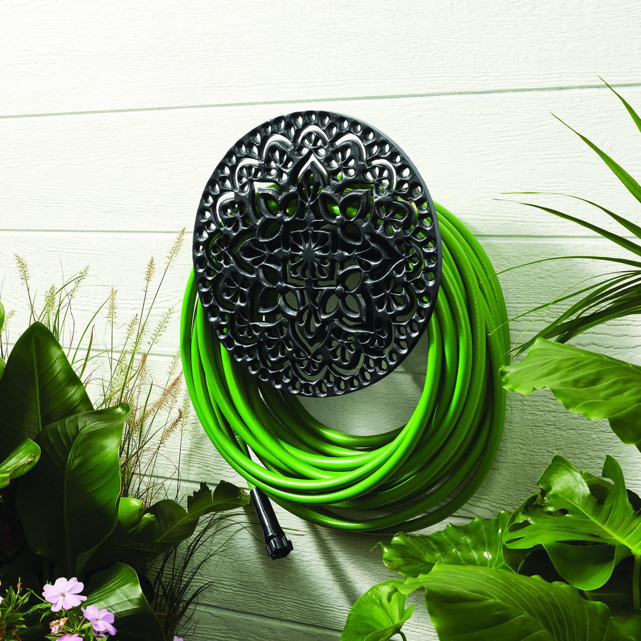 Better Homes and Gardens Bryani Round Wall Mount Hose Hanger. Black