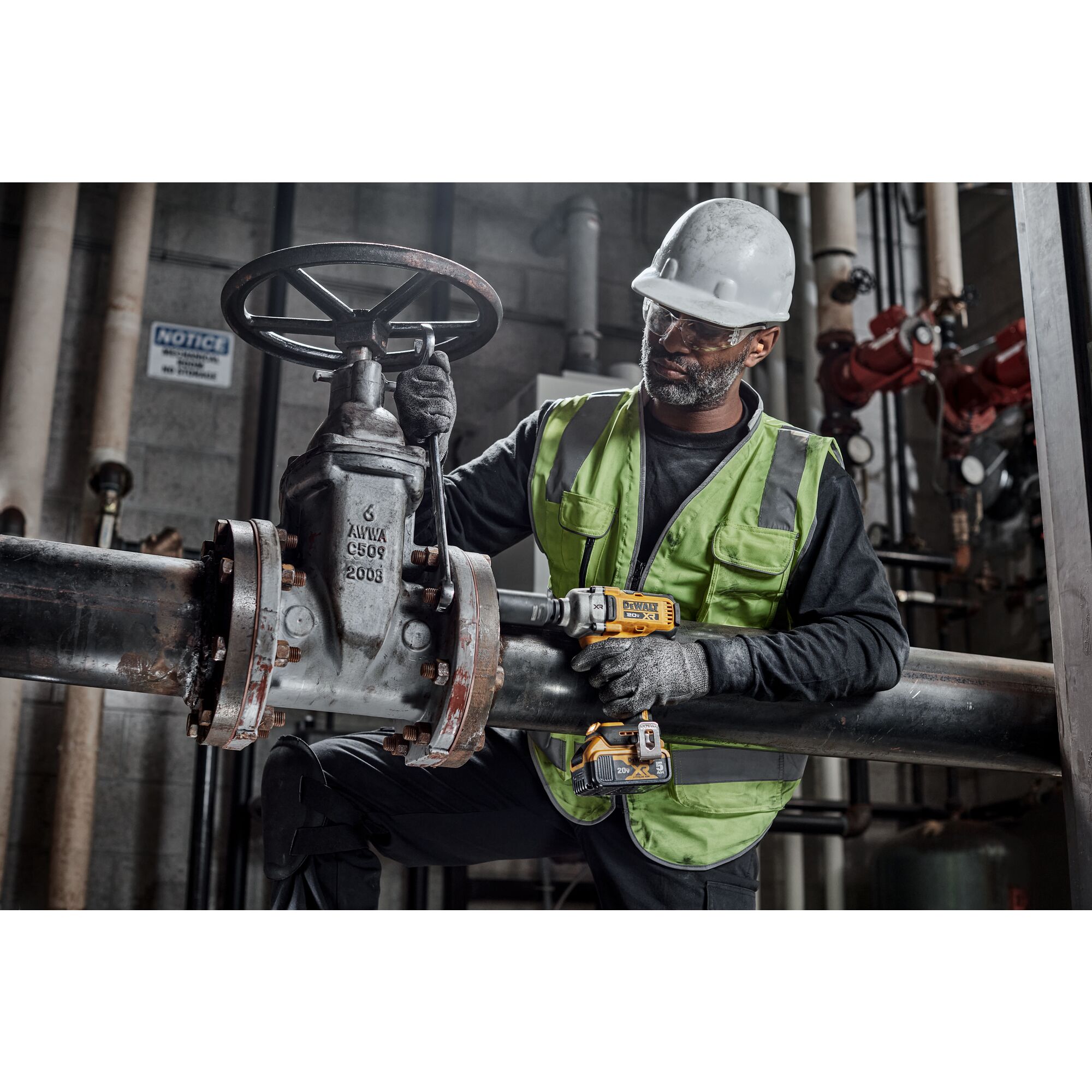 DEWALT DCF891B XR 20-volt Max Variable Speed Brushless 1/2-in Drive Cordless Impact Wrench (Tool Only)