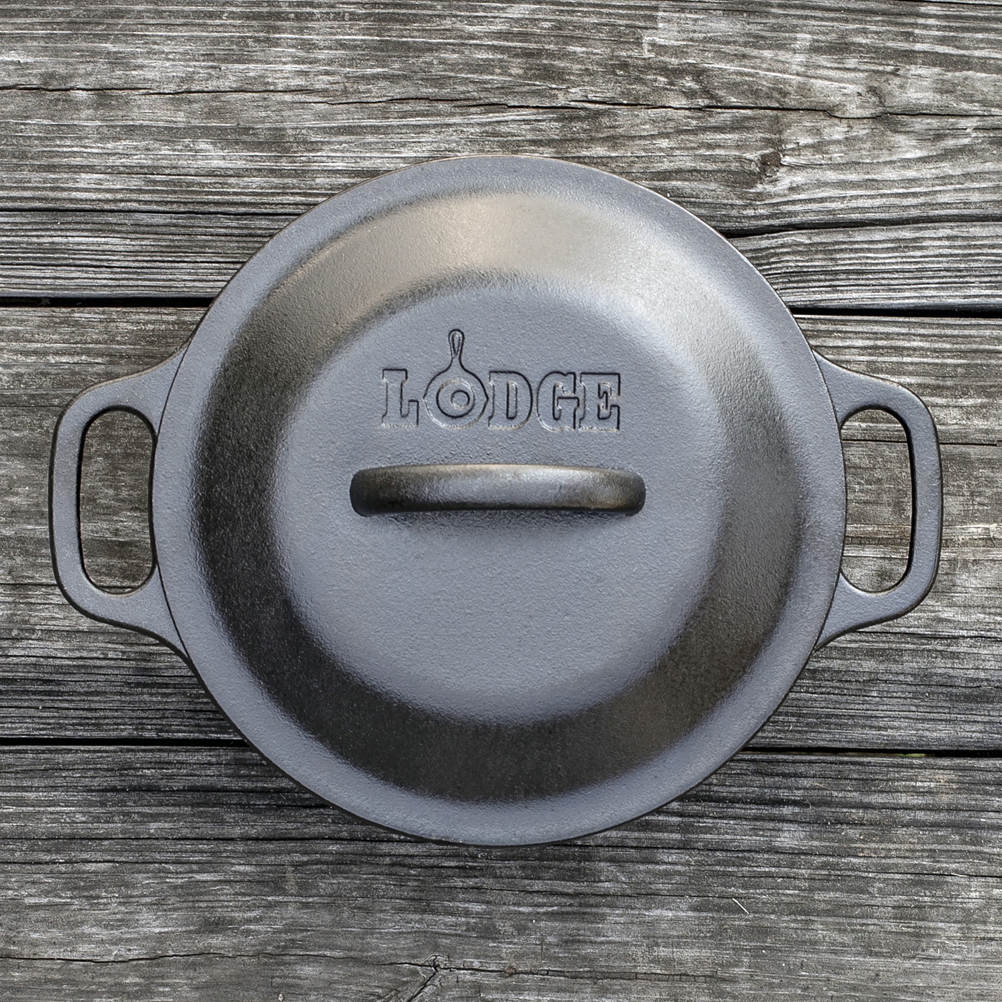 Lodge Seasoned Cast Iron Dutch Oven - 7qt