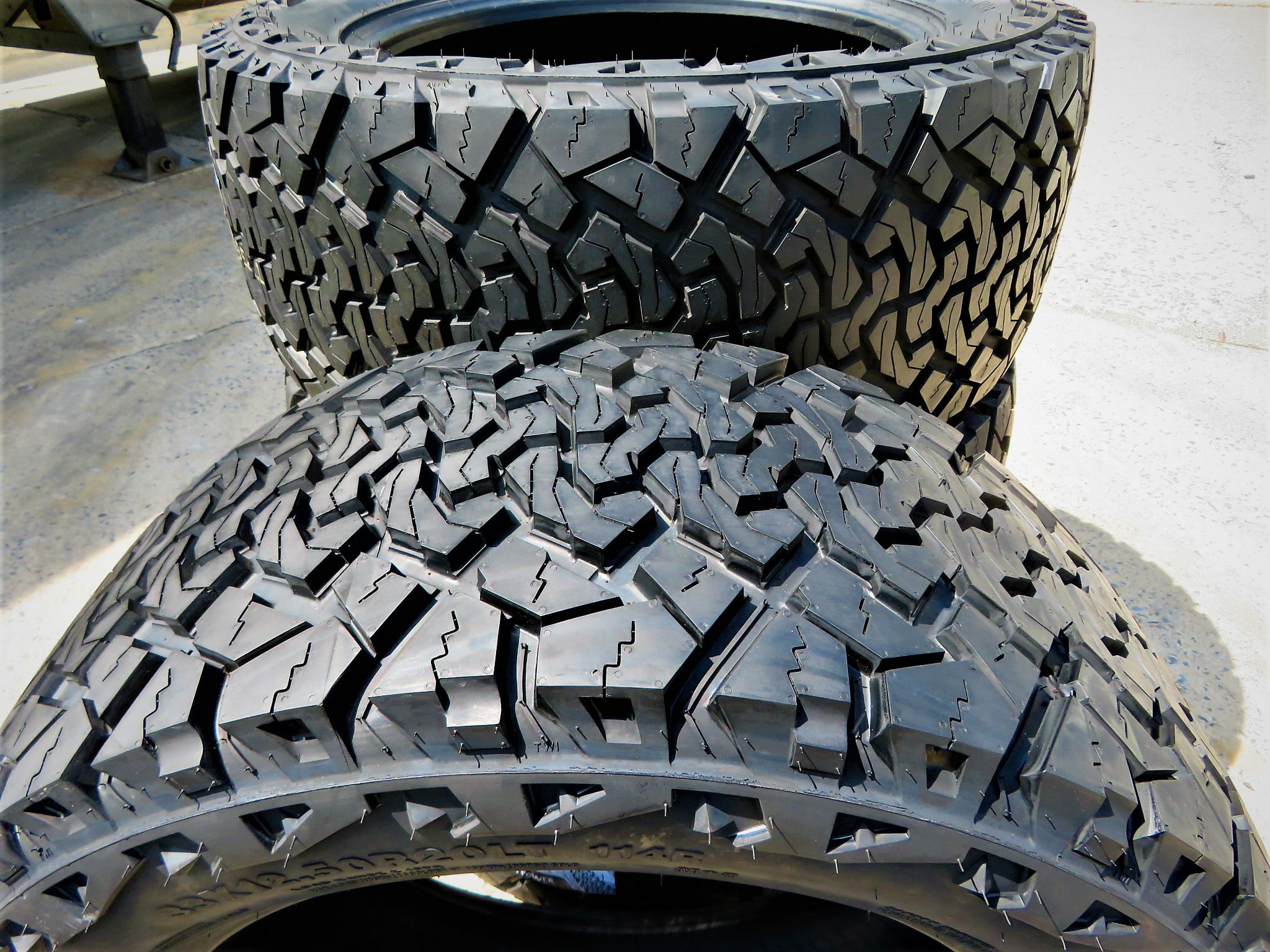 Tire Venom Power Terra Hunter X/T 265/65R18 116T XL XT Extreme Terrain