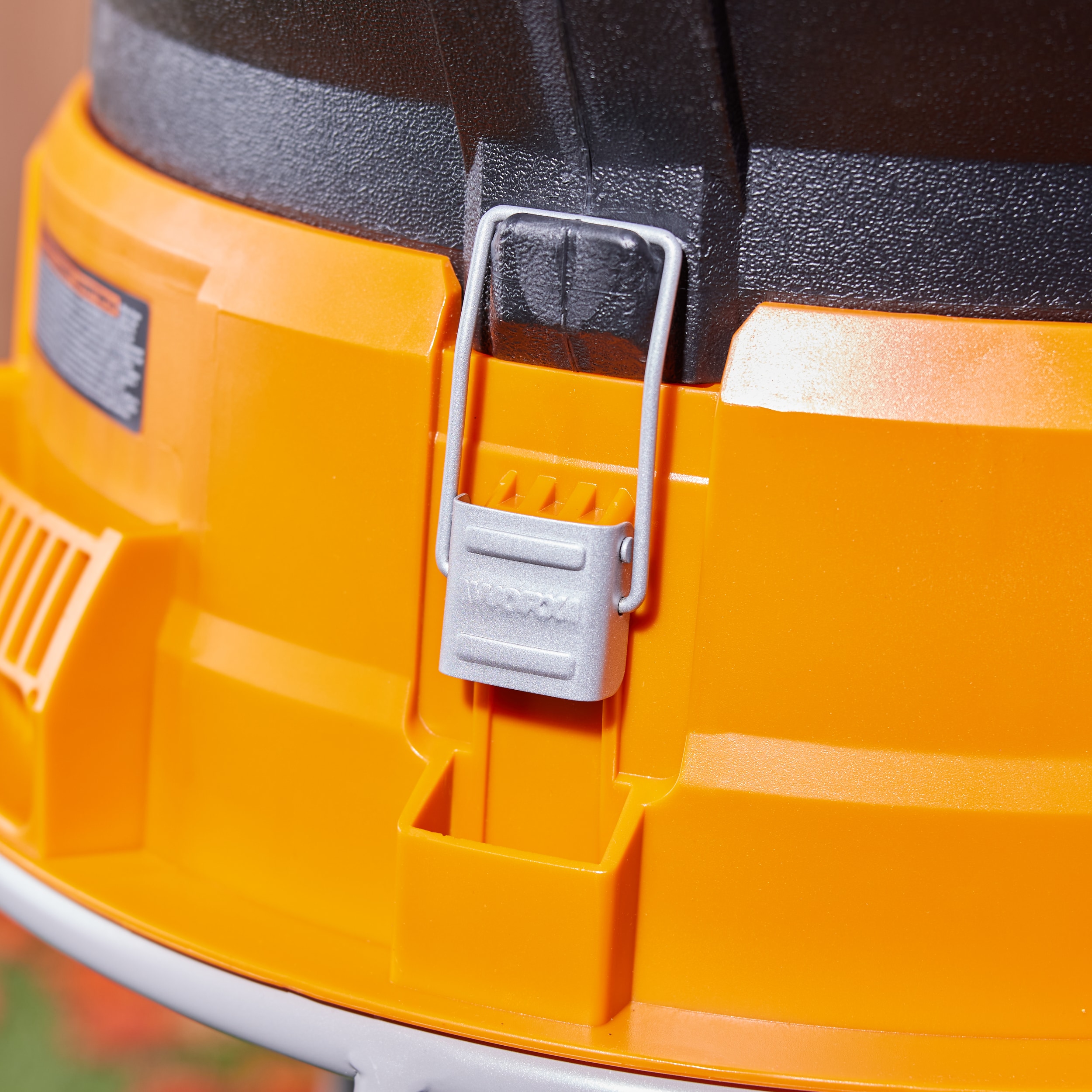 WORX WG430 6.8 in. 13 Amp 2 -HP Leaf Mulcher