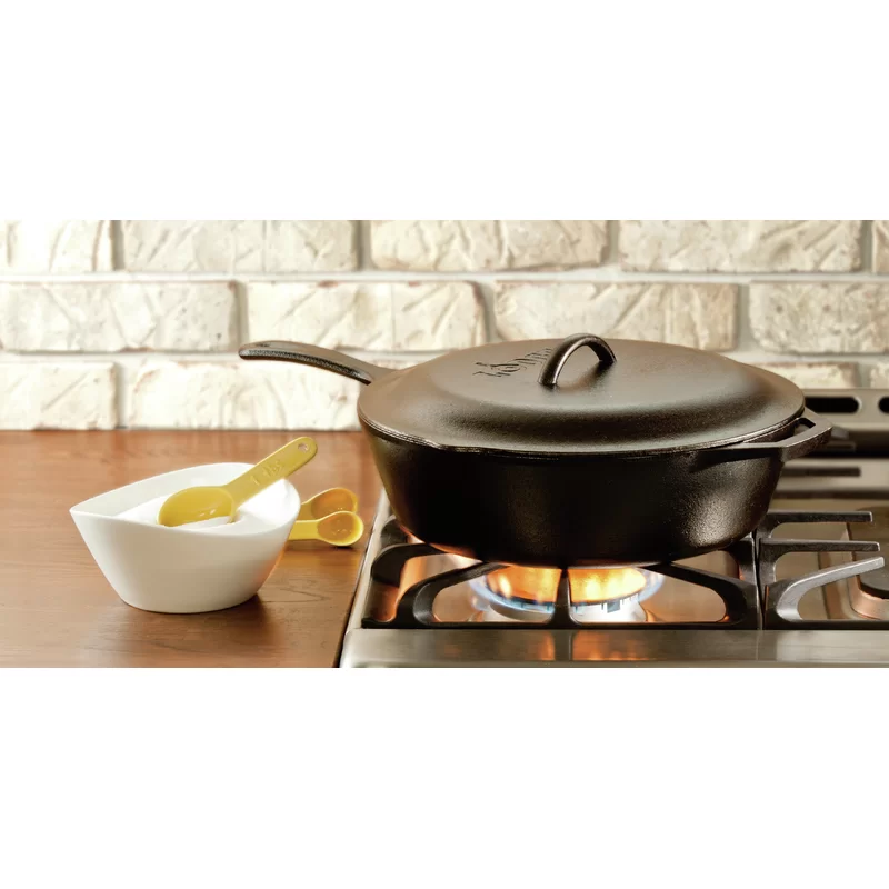 Lodge L10CF3 Cast Iron Covered Deep Skillet. Pre-Seasoned. 5-Quart