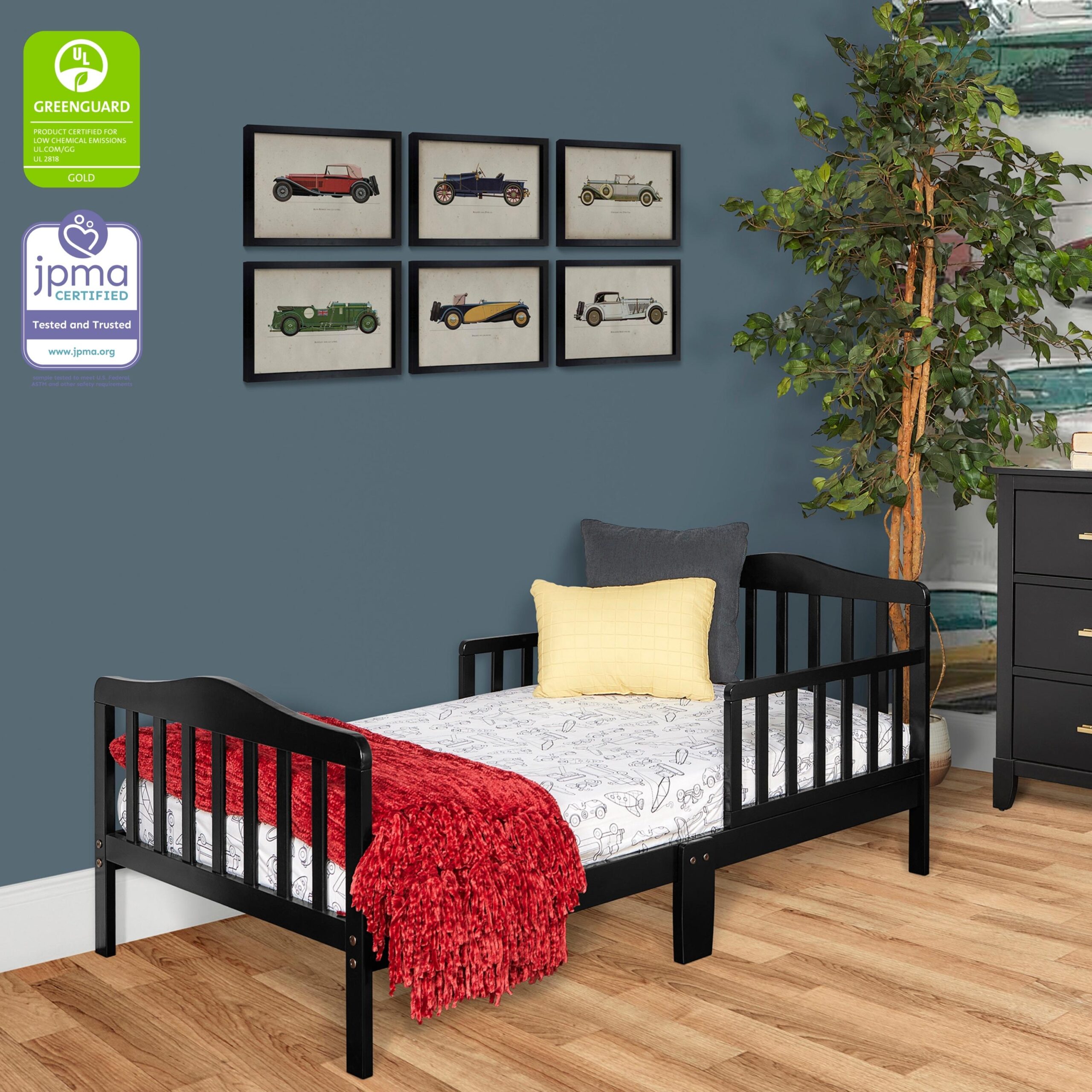 Dream On Me Classic Design Toddler Bed. Black