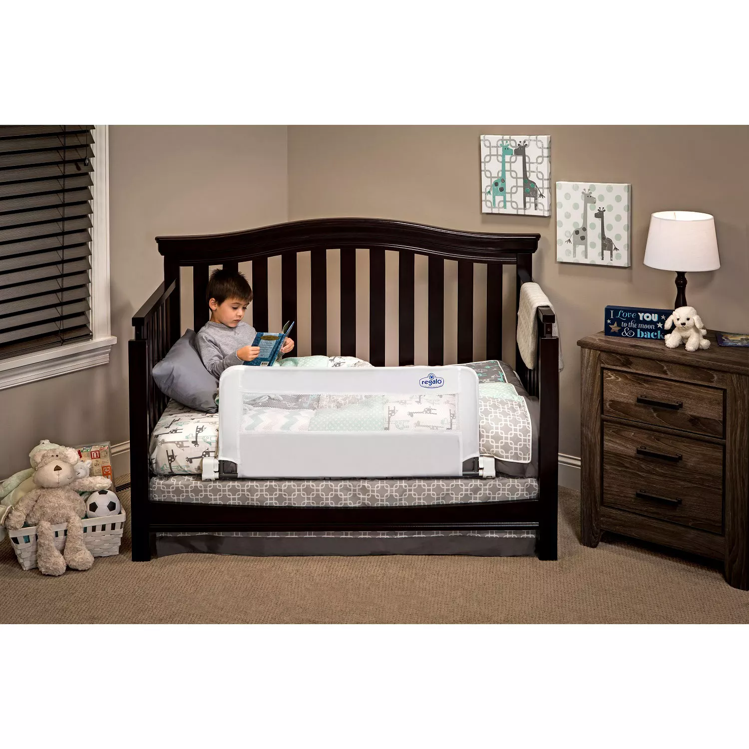 Regalo Swing Down Convertible Crib Rail. 33″