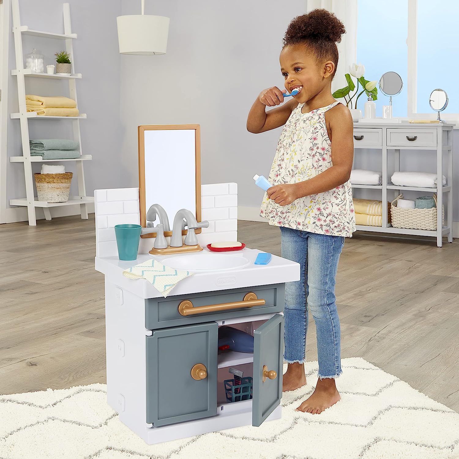Little Tikes First Bathroom Sink with Real Working Faucet Pretend Play for Kids. 12 Bathroom Accessories. Interactive Unique Toy Multi-Color. Ages 2+ Grey