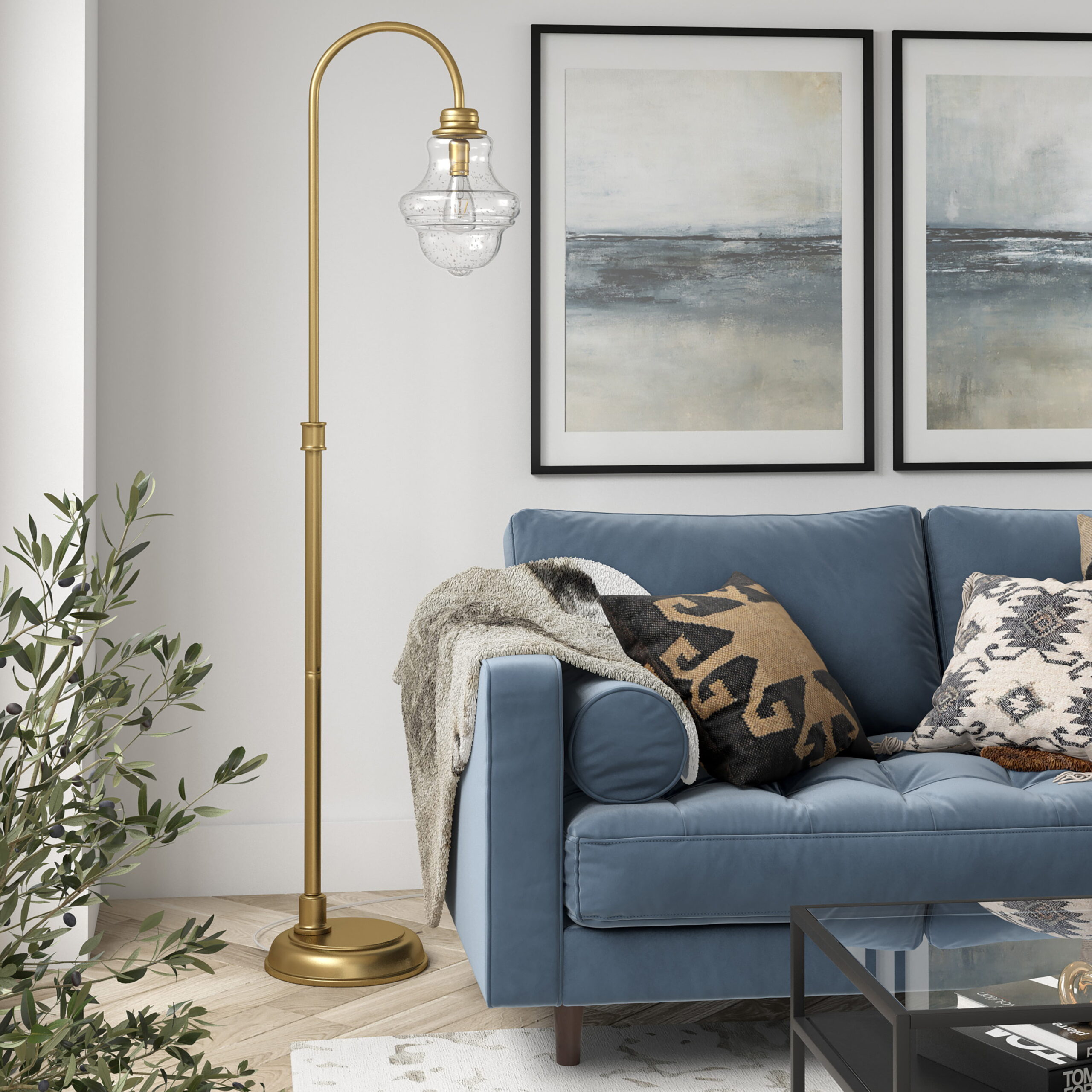 Evelyn&Zoe Sara Modern Farmhouse Metal Arc Floor Lamp. Brass