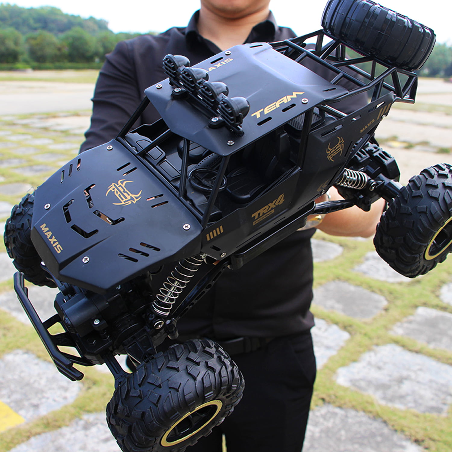 4DRC 1:12 Rc Car.off Road Truck Remote Control Car Metal Shell 2.4G 4WD Dual Motors. with 2 Batteries Black