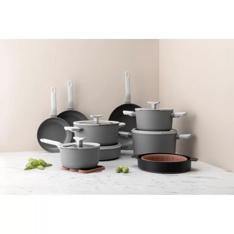 BergHOFF Leo 4.6 qt. Aluminum Nonstick Stock Pot in Grey with Glass Lid