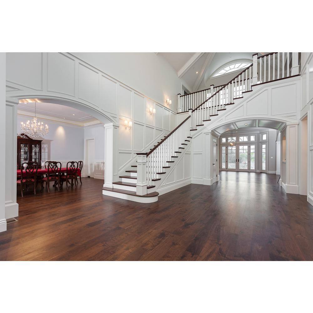 Swaner Hardwood OLM04051696AQ 3/4 in. x 5.5 in. x 96 in. Quarter Sawn White Oak S4S Base Moulding (2-Pack)