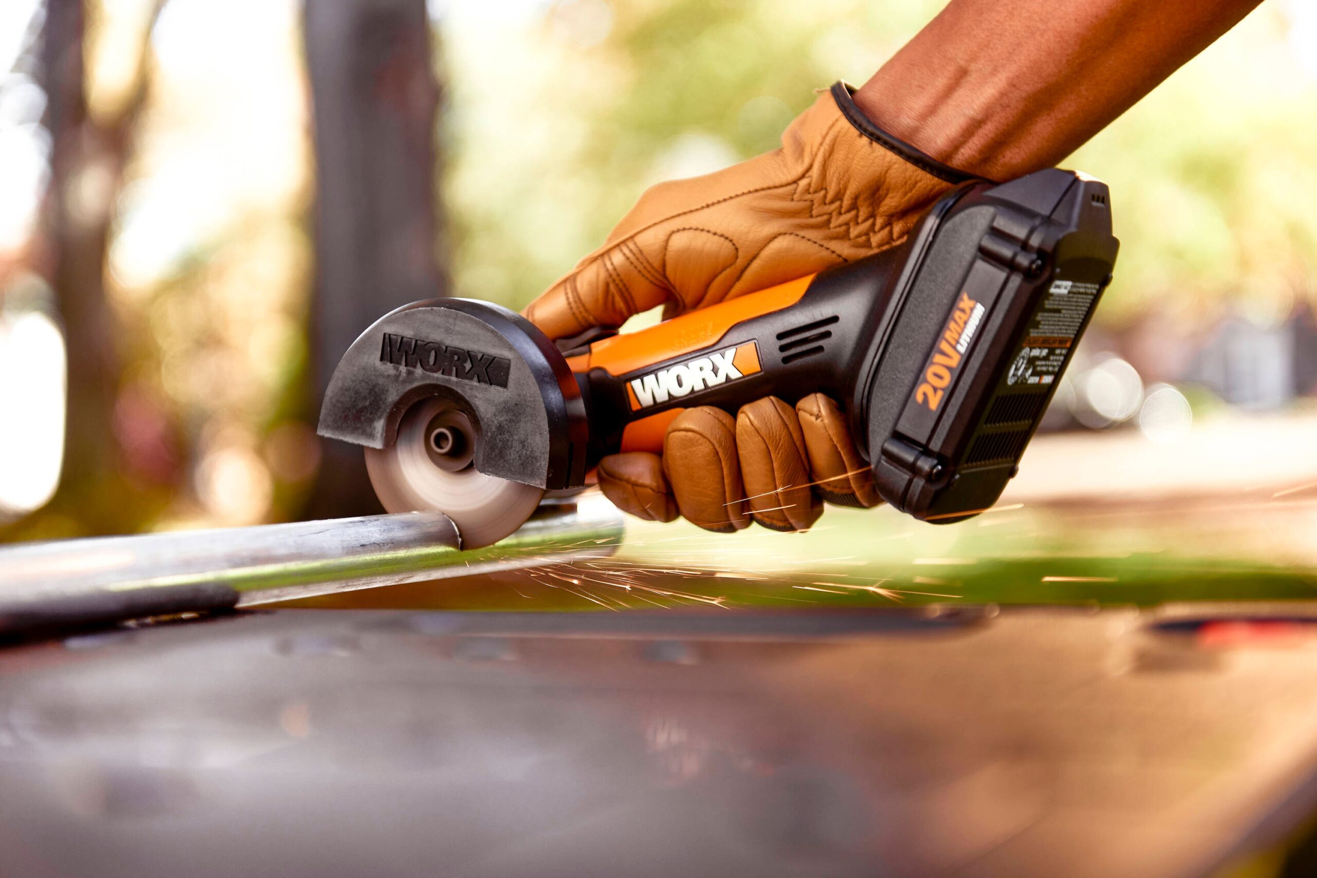 WORX 20-volt Max 3-1/2-in Cordless Multi-Circular Saw (1-Battery & Charger Included)
