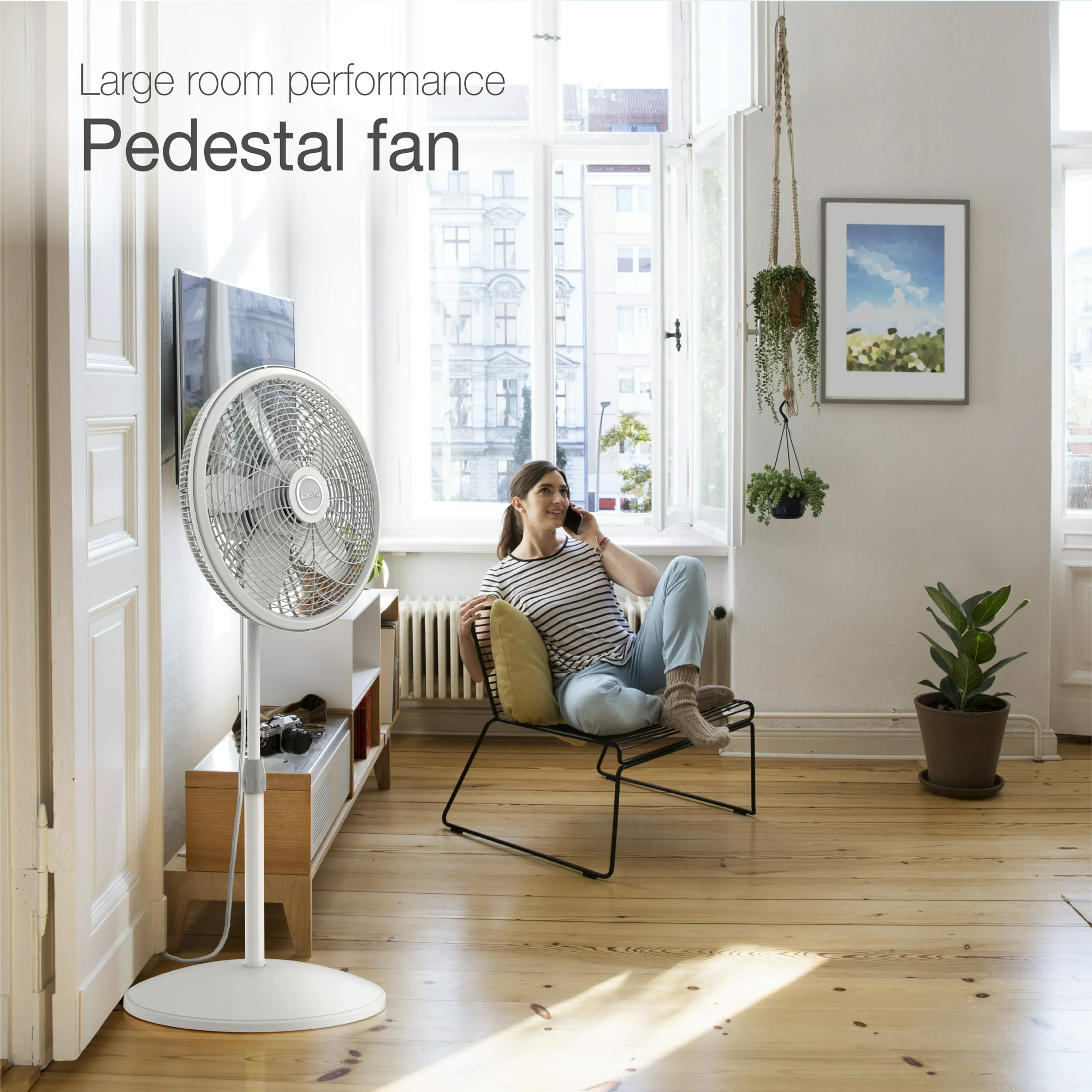 Lasko 18″ Oscillating 3-Speed Elegance & Performance Pedestal Fan. 1820. White