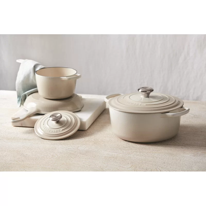 Le Creuset LS2024-30716 Enameled Cast Iron Signature Iron Handle Skillet. 11.75″ (2-3/8 qt.). Meringue