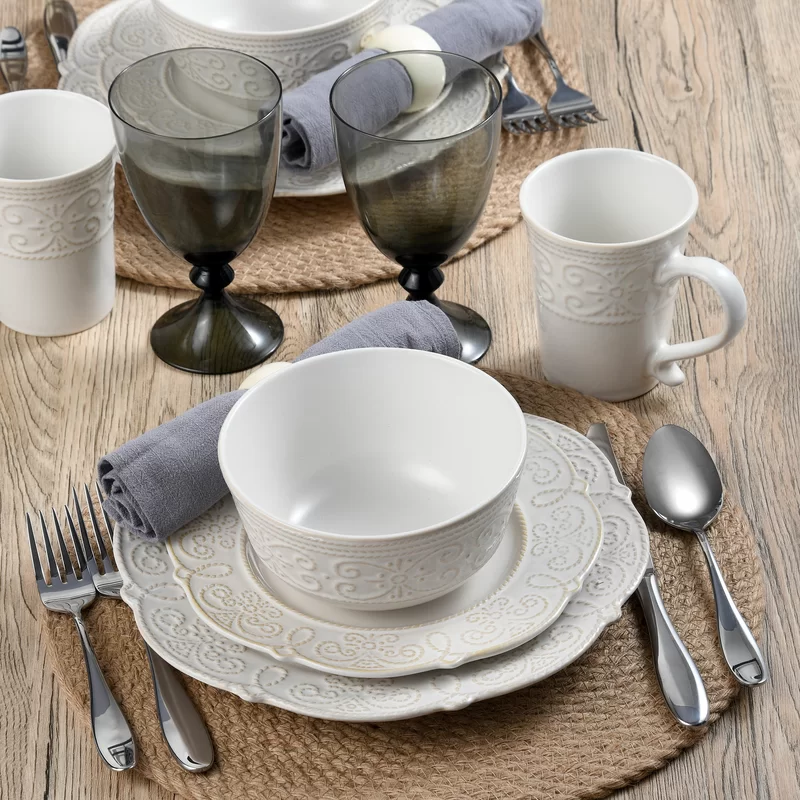 Pfaltzgraff 5267392 Abby 16-Piece Dinnerware Set. white